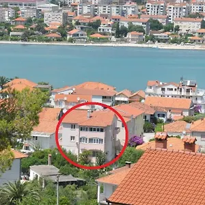 https://apartments-belas.hotels-in-trogir.com
