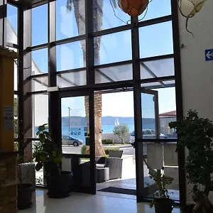 https://hotel-ballet-school.hotels-in-trogir.com